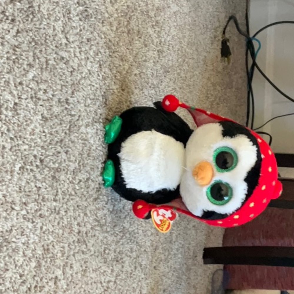 It is a Christmas pingwin